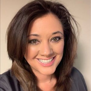 Meet your Posher, Leslie